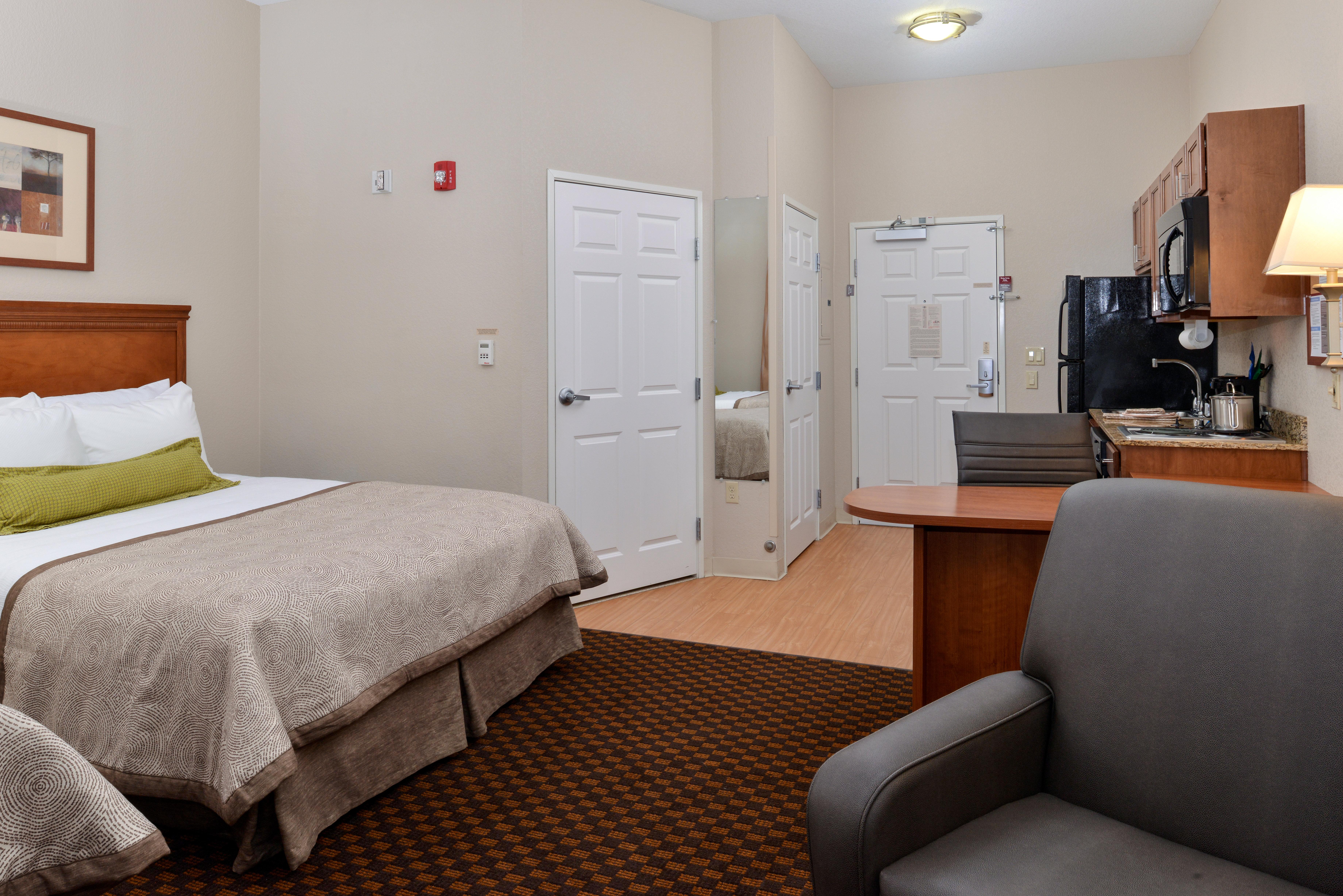 Candlewood Suites Turlock By Ihg Exteriör bild