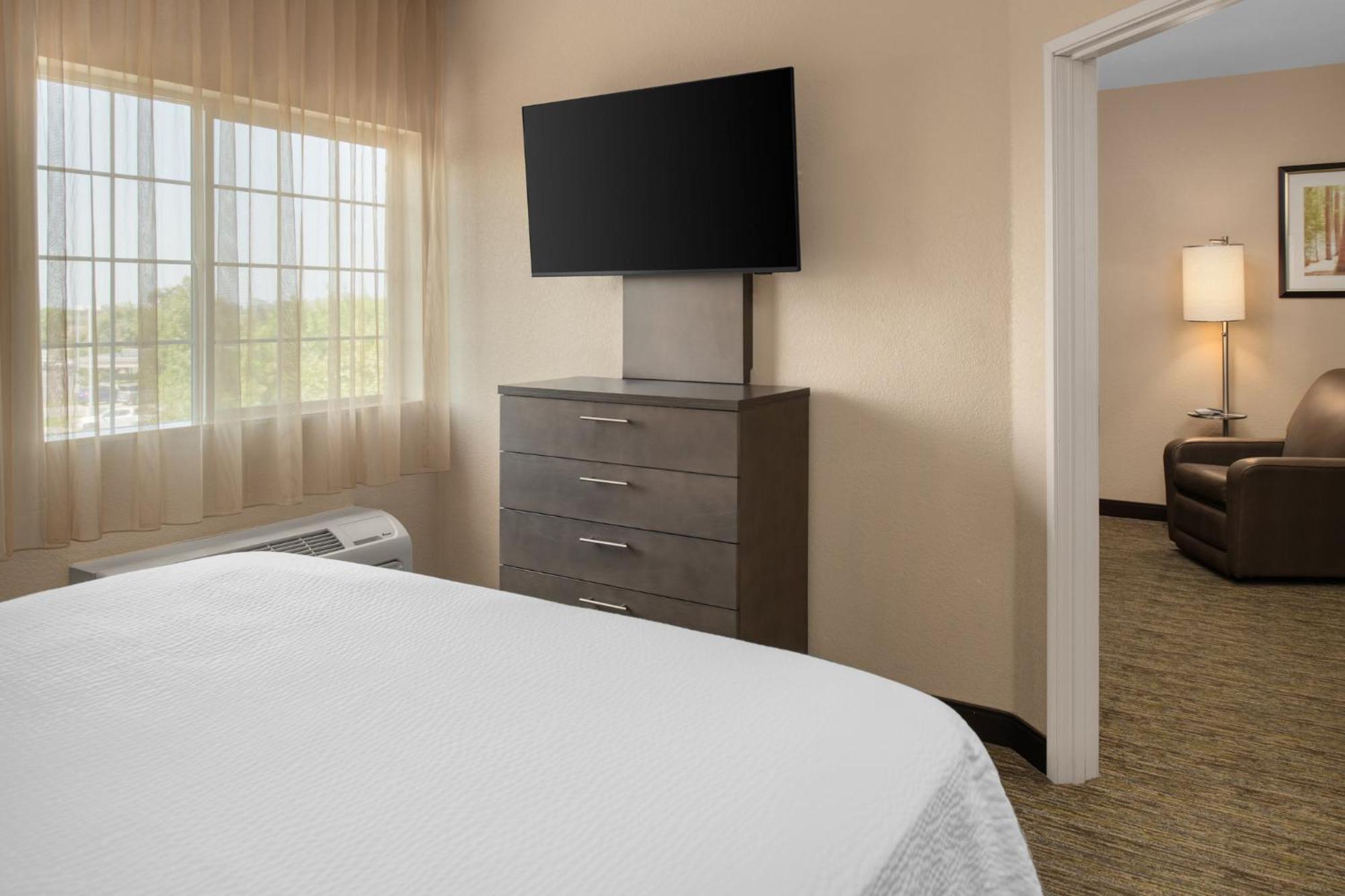 Candlewood Suites Turlock By Ihg Exteriör bild