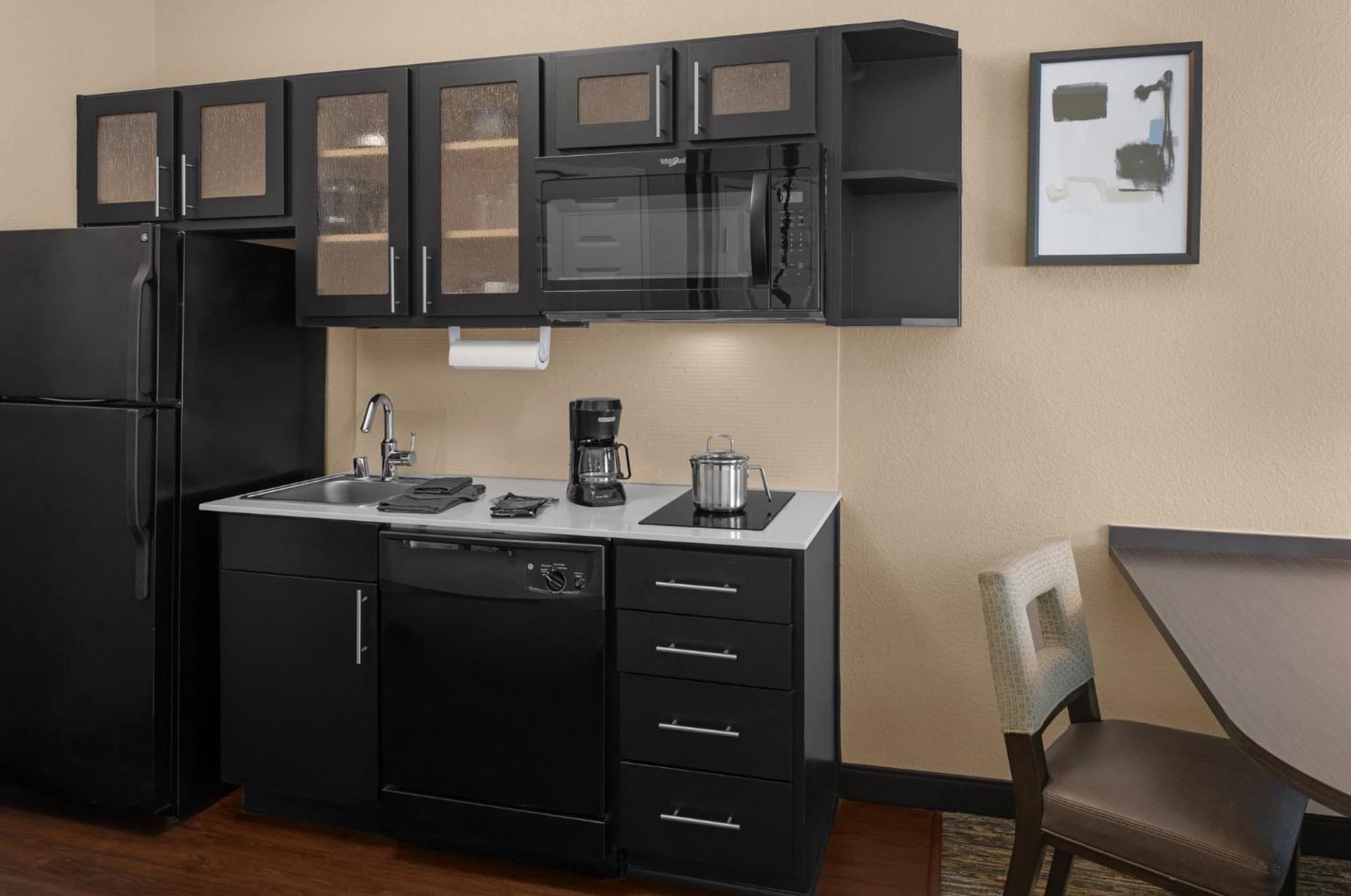 Candlewood Suites Turlock By Ihg Exteriör bild