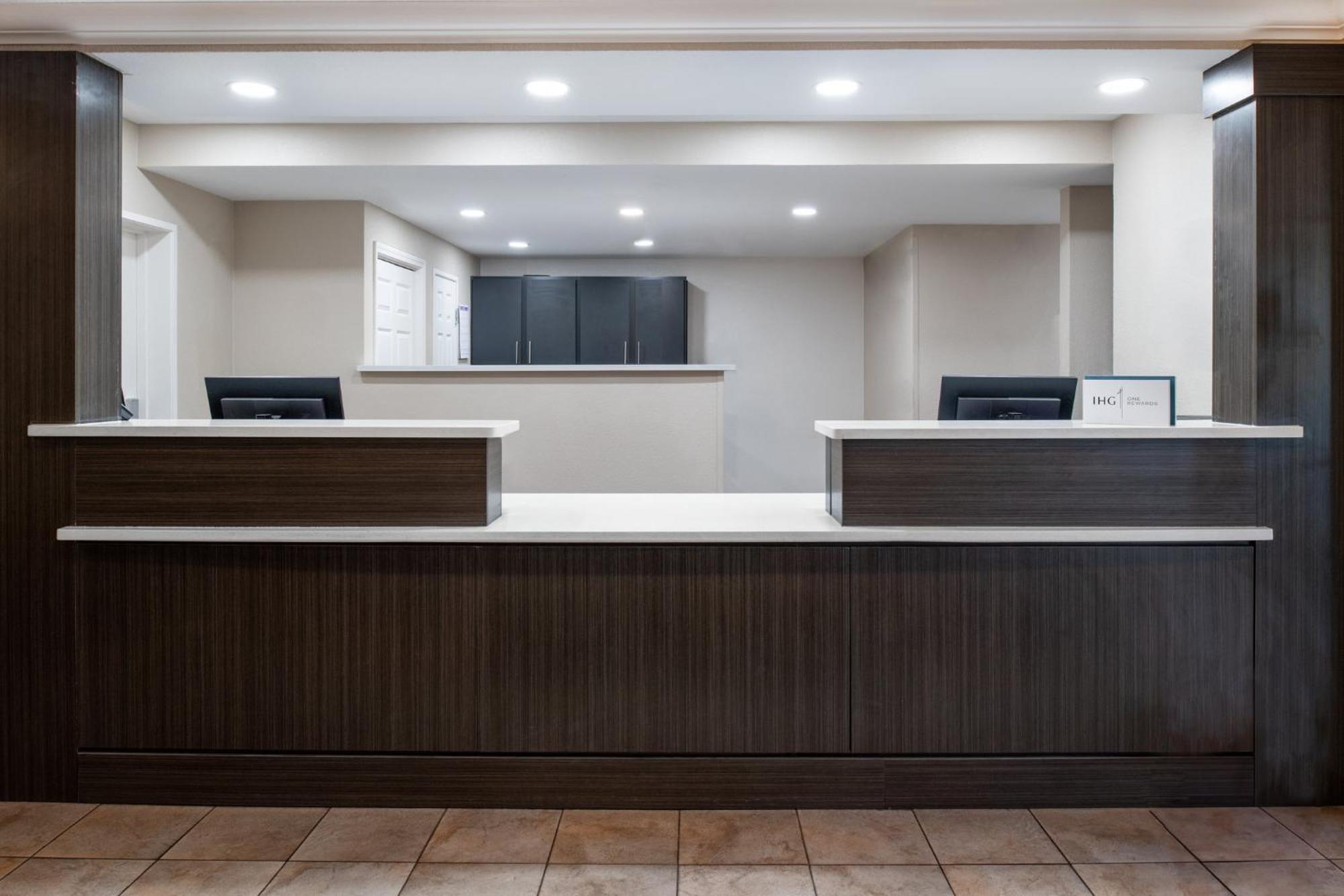 Candlewood Suites Turlock By Ihg Exteriör bild
