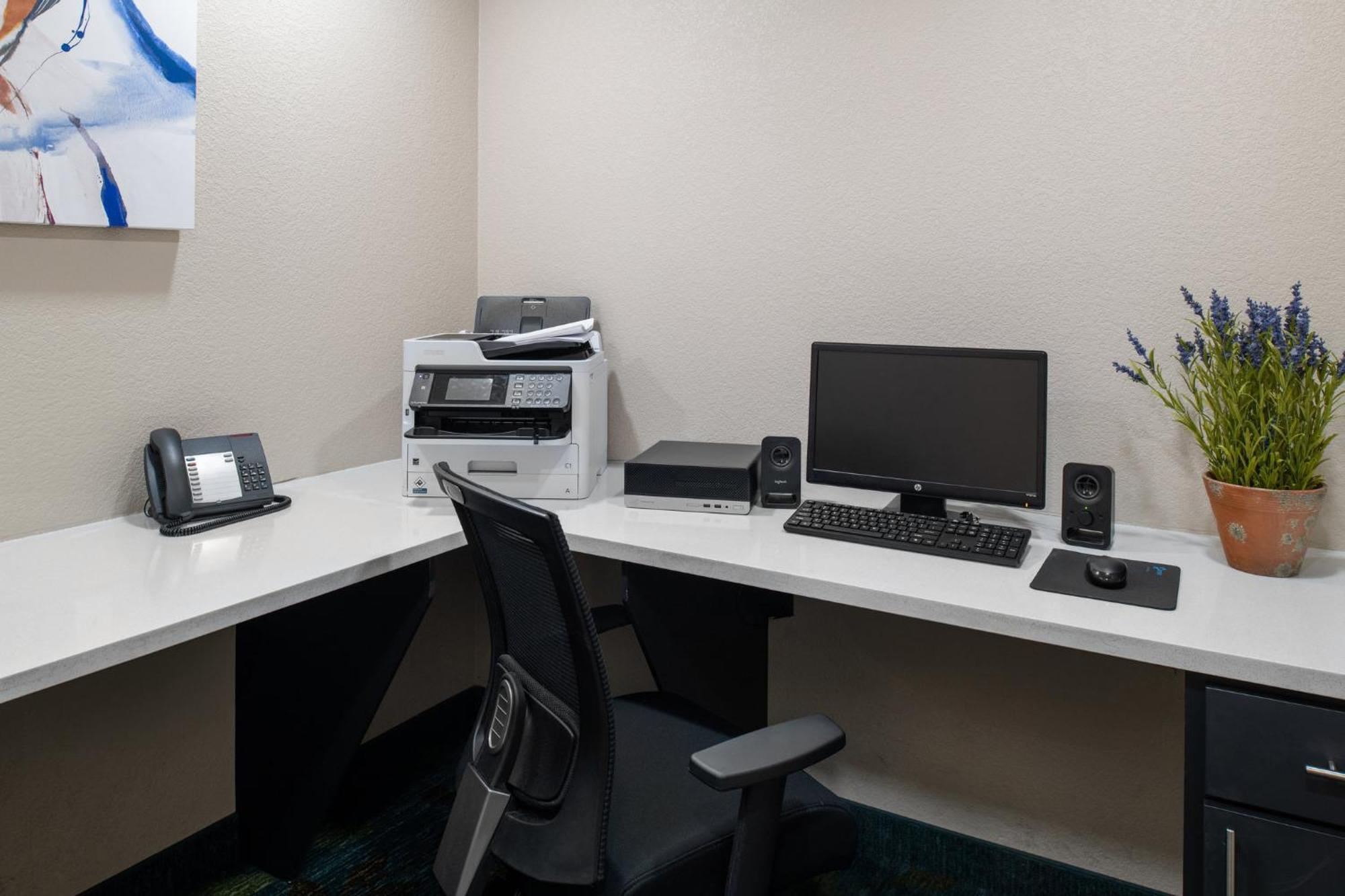 Candlewood Suites Turlock By Ihg Exteriör bild