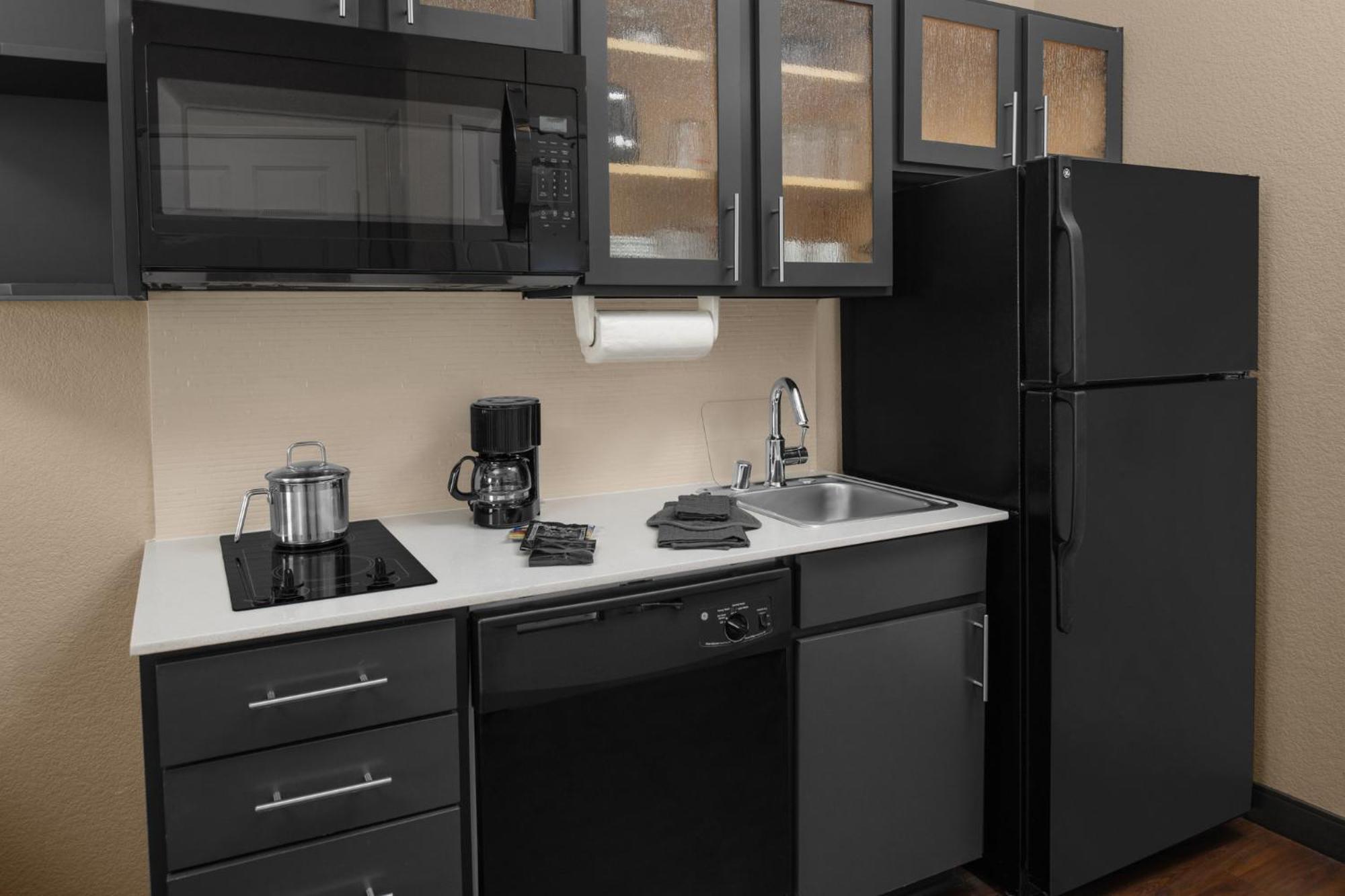 Candlewood Suites Turlock By Ihg Exteriör bild