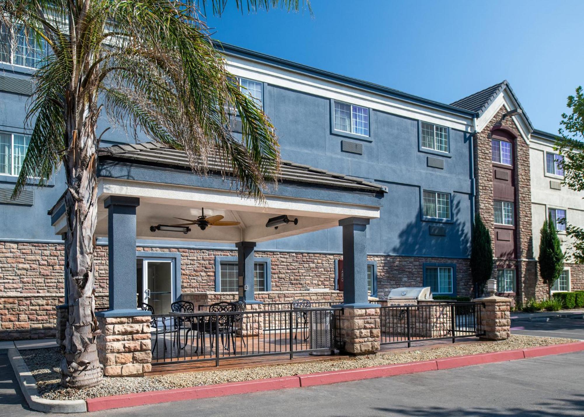 Candlewood Suites Turlock By Ihg Exteriör bild