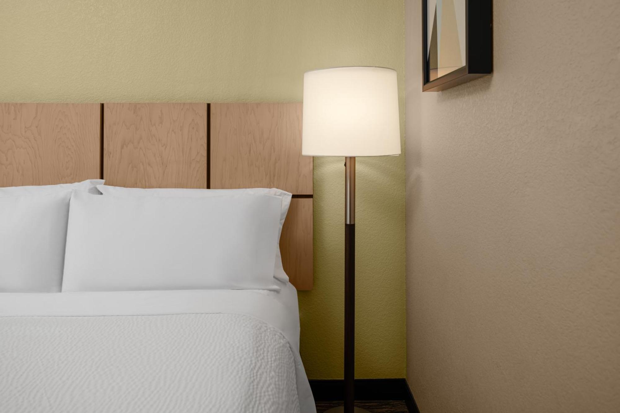 Candlewood Suites Turlock By Ihg Exteriör bild