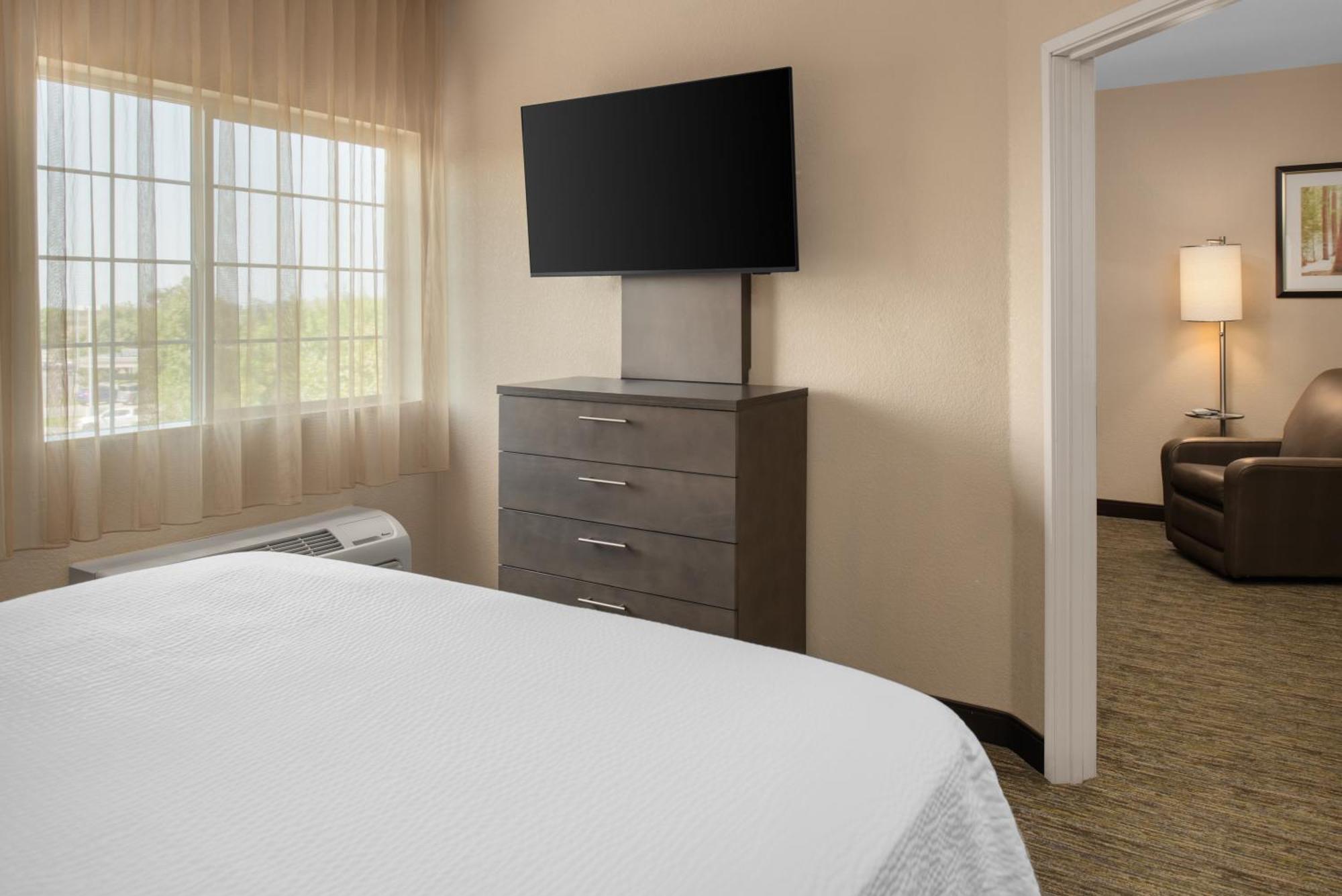 Candlewood Suites Turlock By Ihg Exteriör bild