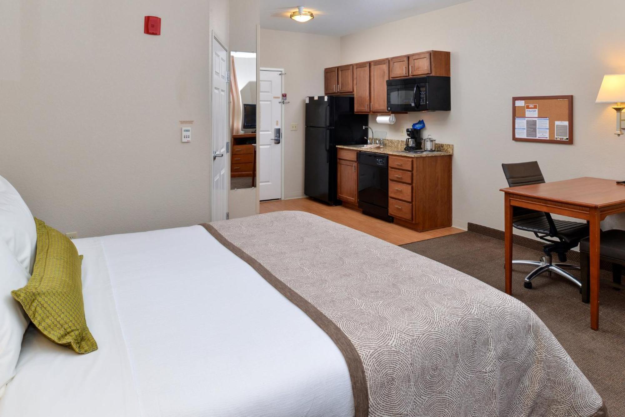 Candlewood Suites Turlock By Ihg Exteriör bild