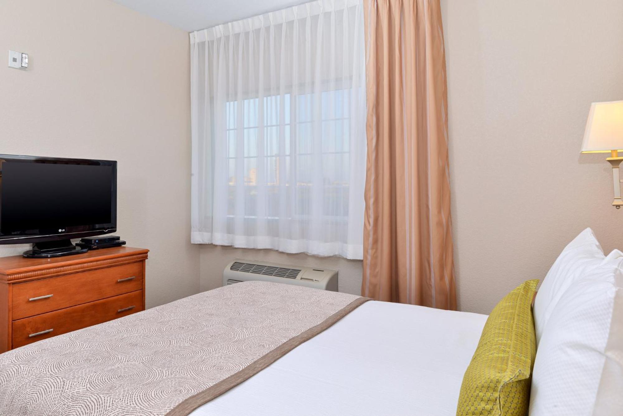 Candlewood Suites Turlock By Ihg Exteriör bild